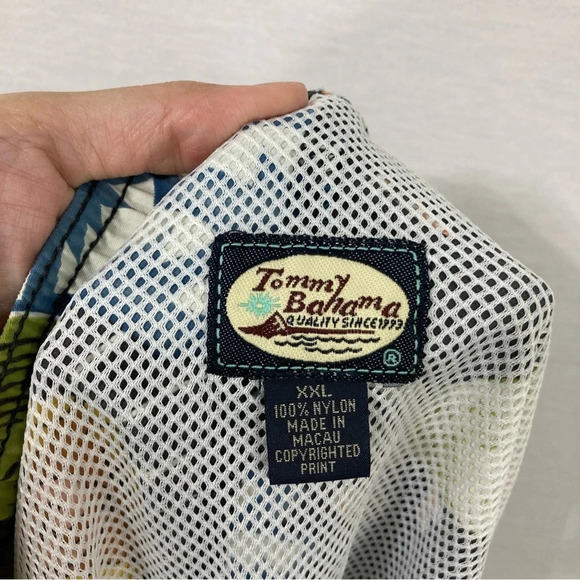 Tommy Bahama Men's Fish Print Swim Trunk size XXL - Picture 3 of 10